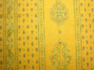 Coated tablecloth (Marat d'Avignon / manoir. yellow)